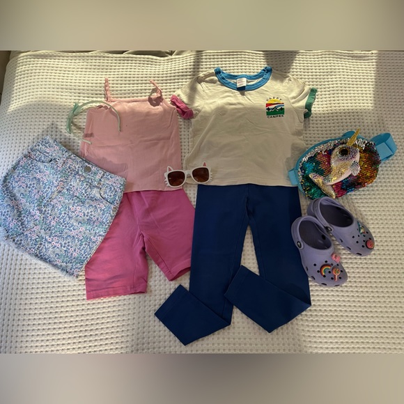 Hanna Andersson || 5T Girls Bundle Shorts, Shirts, Leggings & Shoes - Picture 2 of 13